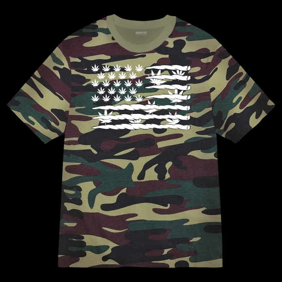 Camo Graphic T-Shirt With Flag Symbol - Picture 1 of 1